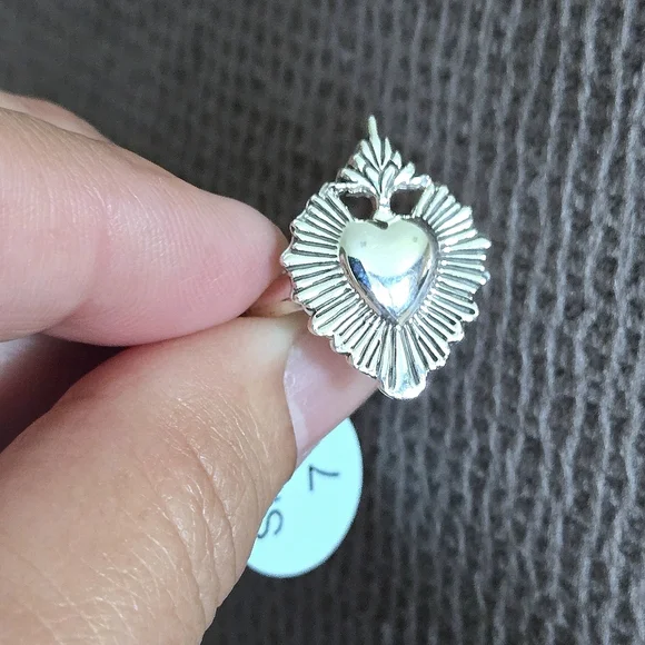 Sterling Silver🤍 El Sagrado Corazon (The Sacred Heart) Ring💍 - NWT - Picture 5 of 16